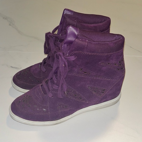 Purple Princess Vera Wang 3in Hidden Wedge Sneaker - Picture 1 of 4